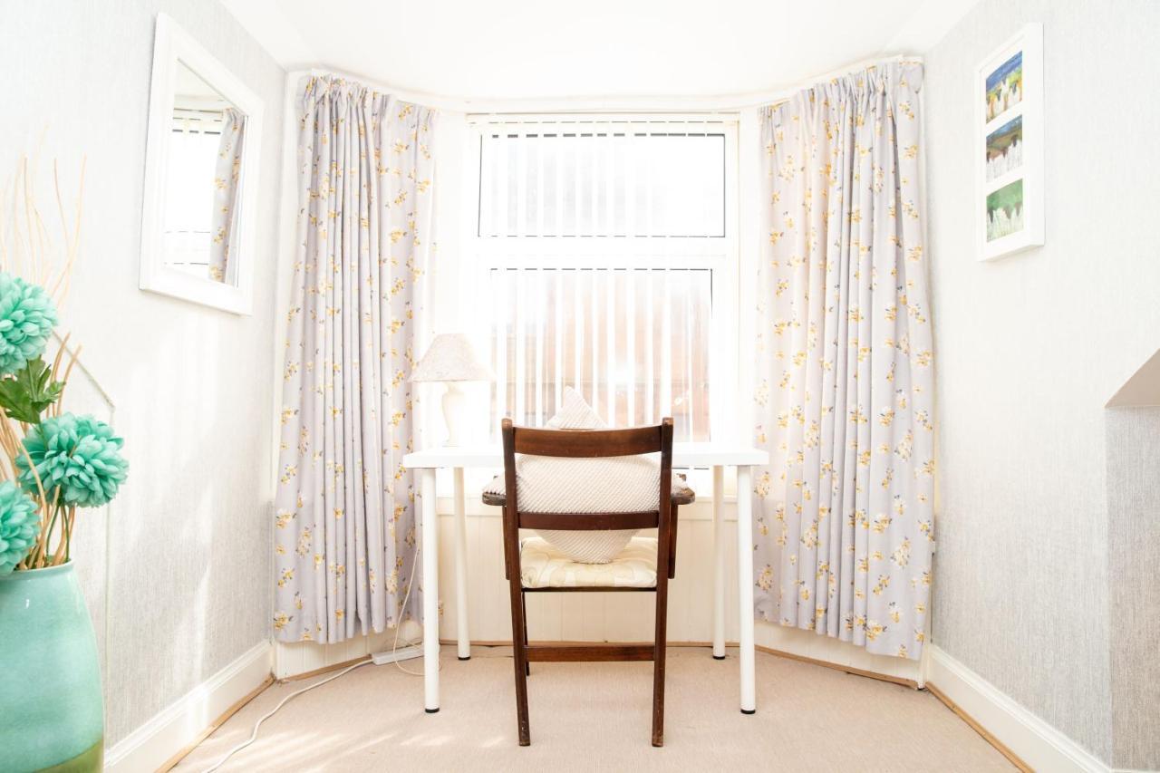 Sandgate 2-Bed Apartment In Ayr Central Location Екстериор снимка
